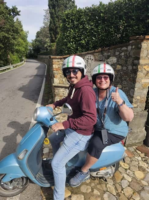 Florence: Vespa Tour as a Passenger + Wine Window! - What is included, and what is not