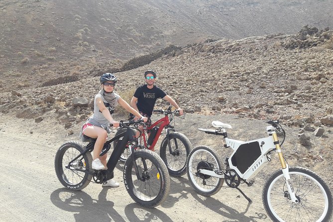 From Corralejo: E-bike/E-scooter 3-4 hour excursion - Crossing the volcanoes by e-bike