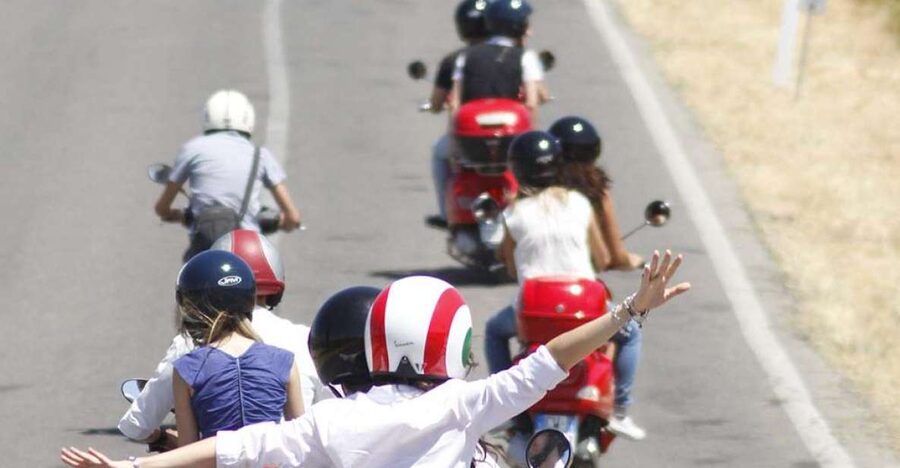 From San Gimignano: Vespa Tour in Chianti - Meeting at Porta San Giovanni