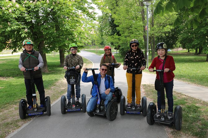Grandiose half-day guided tour of Prague on Segway and eScooter - Prague Castle and the high ground above the city