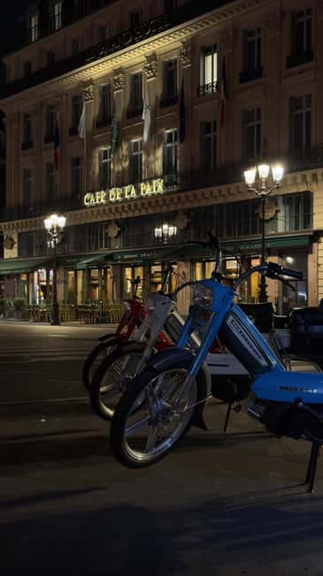 Guided tour of Paris on an electric Peugeot 103 moped - Finishing at the Eiffel Tower