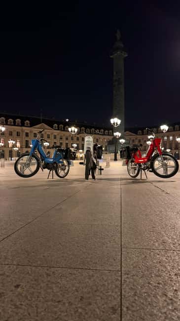 Guided tour of Paris on an electric Peugeot 103 moped - Arc de Triomphe and Place de la Concorde