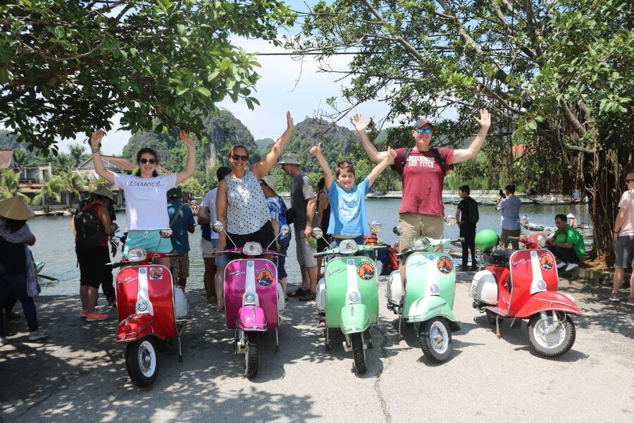 Hanoi 4.5-Hour Vespa Tour city tour - West Lake and Truc Bach Lake