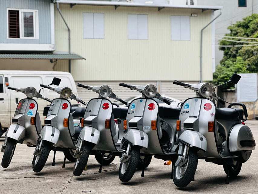Hanoi: Food and Sightseeing Vespa Tour with 7 Tastings - A food tour with Hanoi traffic as the backdrop