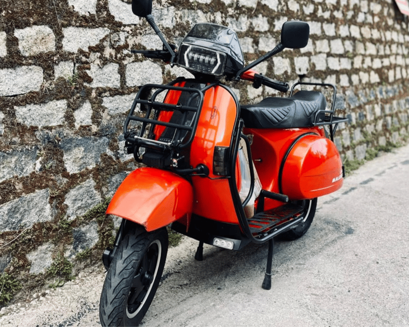 Hanoi: Food and Sightseeing Vespa Tour with 7 Tastings - Rice paper grill and the first taste of Hanoi
