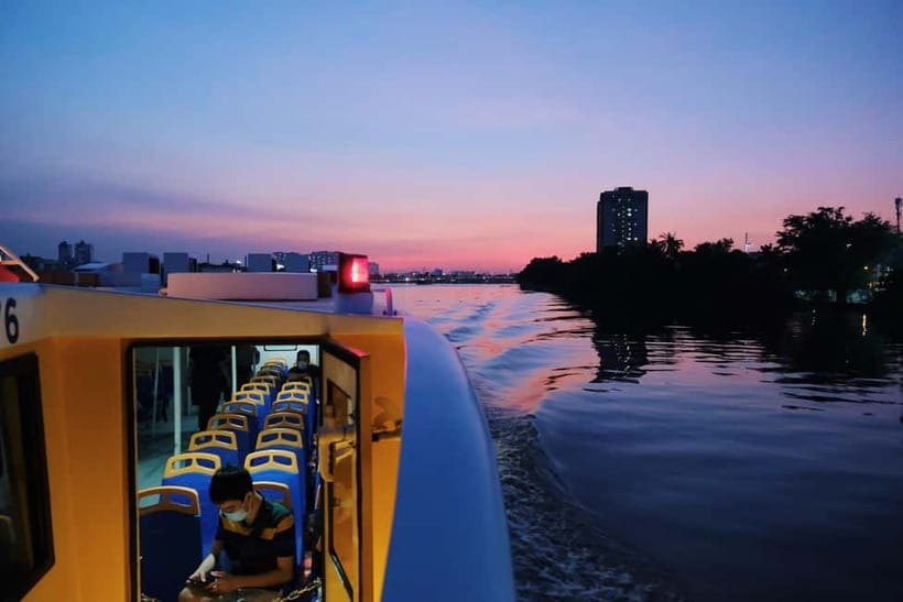 Hanoi Hidden Gems: Jeep, Vespa or Motorbike Tour - Banana Island, gardens, and dirt paths