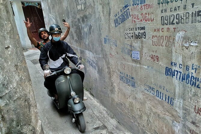 Hanoi Michelin Star Food Tour Via Jeep, Vespa or Motorbike - Meeting the guide and choosing your ride