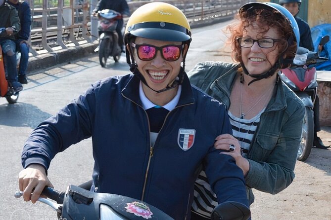 Hanoi Scooter Tour: History, Culture, Train Street on Motorbike - A Quiet Pause at Bo De Pagoda