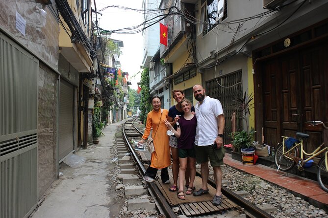 Hanoi Vespa Tours Led By Women: Hanoi Vespa Tour City Half Day - What riding on the back of a Vespa feels like