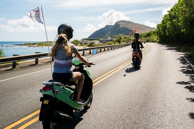 Hawaiian Style Moped Rental for the Day - Picking up the standard basket moped