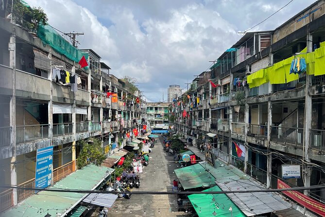 Ho Chi Minh City Sightseeing, midnight, Shopping tours by scooter - Midnight riding gives Ho Chi Minh City a different mood