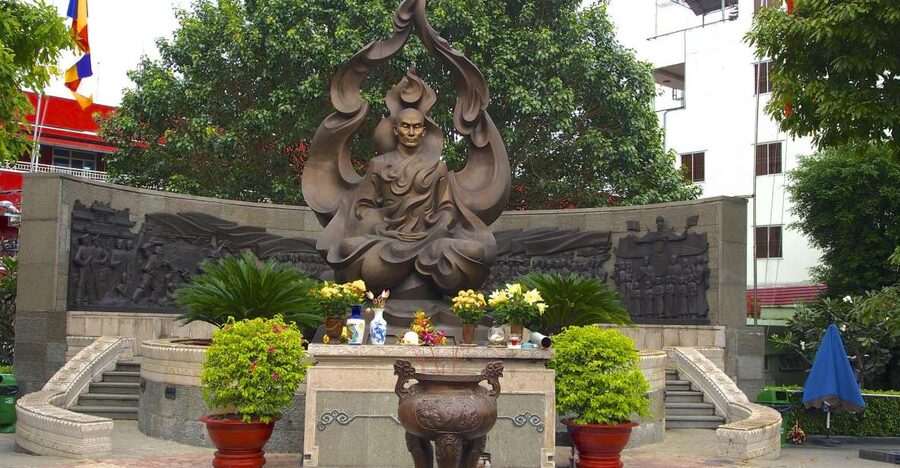 Ho Chi Minh: Historical City Scooter Tour - Key points at a glance