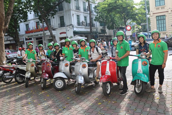 Ho Chi Minh Vespa City Tour 4,5 hours - Chinatown, Binh Tay Market, and lunch