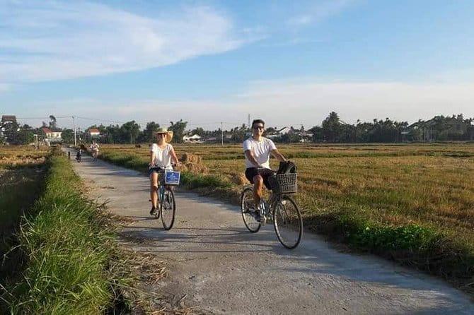 Hoi An Cooking Class & Vespa Cooking Adventure Tour - Lunch in a family-run garden venue