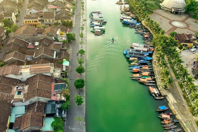 Hoi An Cooking Class & Vespa Cooking Adventure Tour - Guides, drivers, and the small-group setting