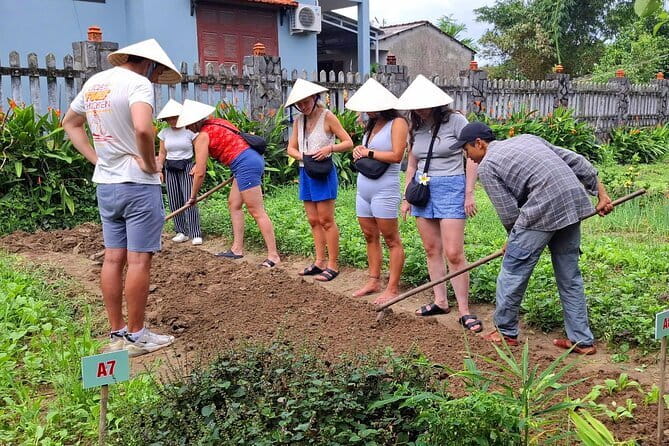 Hoi An Cooking Class & Vespa Cooking Adventure Tour - Cam Chau Market and the art of choosing ingredients