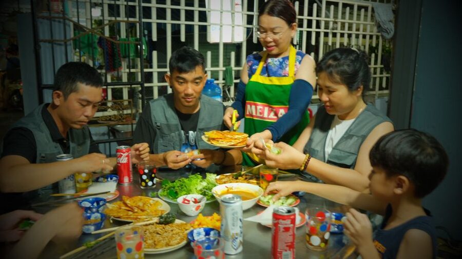 Hoi An: Evening Food Culture Tour by Vespa - Key points at a glance