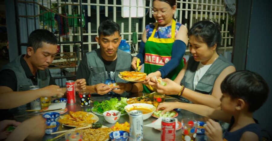 Hoi An: Evening Food Culture Tour by Vespa - The first streets: leaving the tourist center