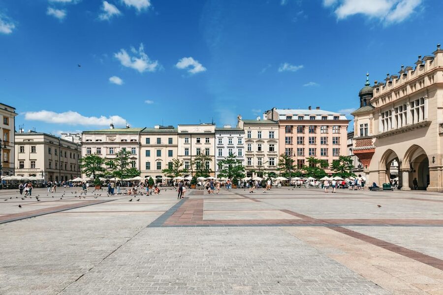 Krakow: Guided E-Scooter City Tour with Food Tastings - Along the Vistula to Podgórze
