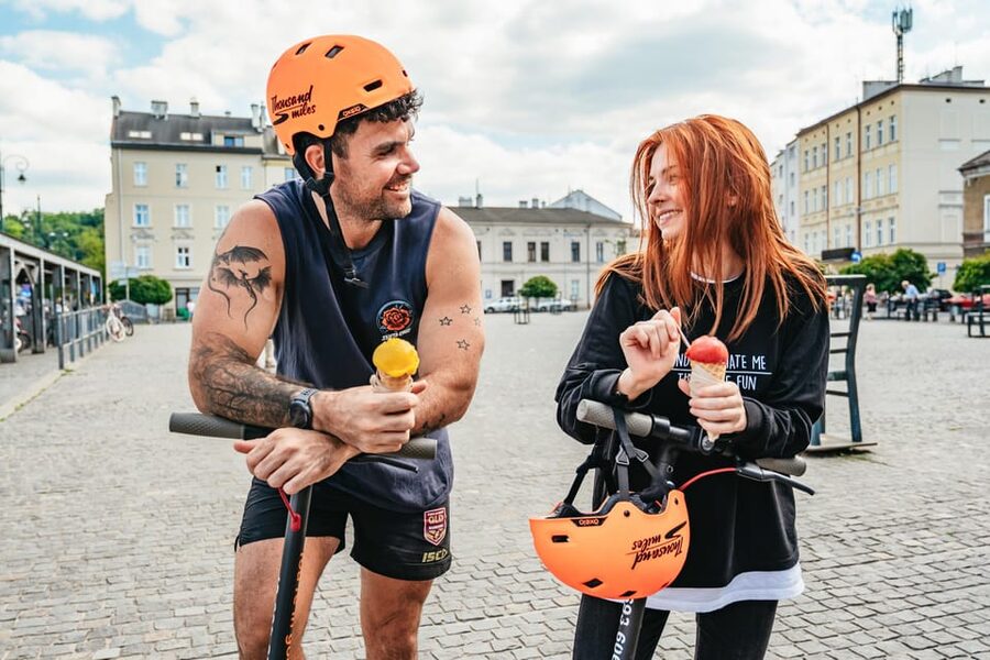 Krakow: Guided E-Scooter City Tour with Food Tastings - What the three-hour pace feels like