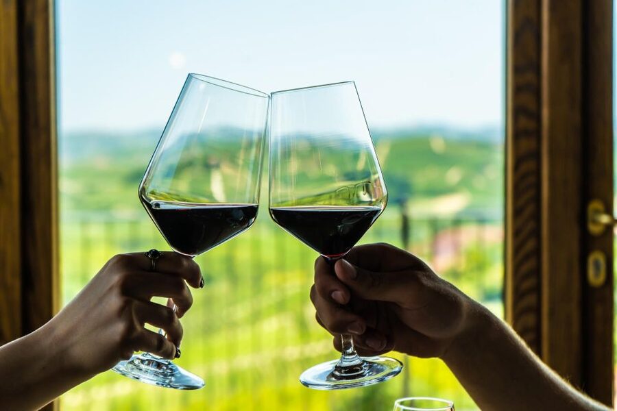LANGHE : Vespa Tour to the Wine Region of Barolo - Riding into the Barolo wine country