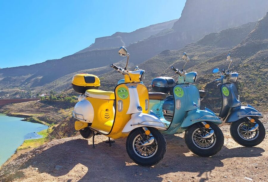 Maspalomas and Las Palmas: electric vintage scooter for rent - How far can the two batteries take you?