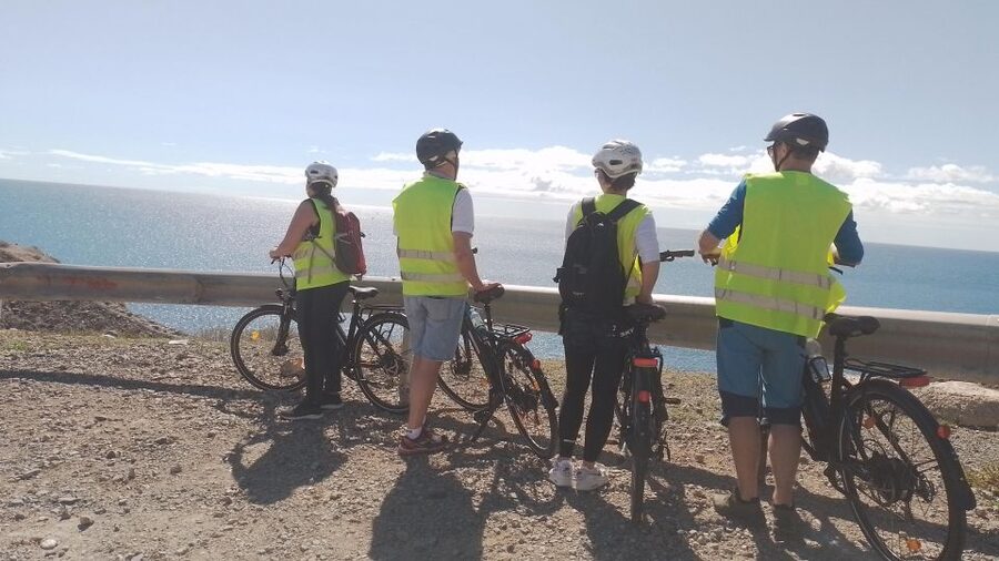 Maspalomas: E-Scooter or E-Bike Tour+Western Town Sioux City - Playa del Ingles and the Atlantic air
