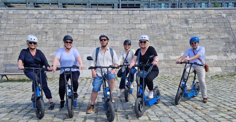 Munich: Top Sights Guided E-Scooter Tour - Why an e-scooter works well in Munich