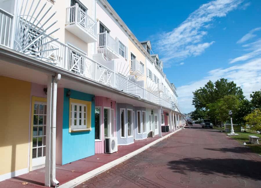 Nassau: E-Scooter Tour with Food Tasting and Local Drinks - Why this scooter tour works well in Nassau