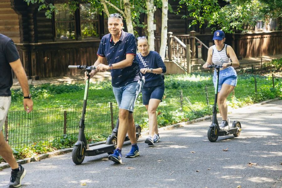 New York City: Central Park Electric Scooter Tour - What the guide adds to the ride