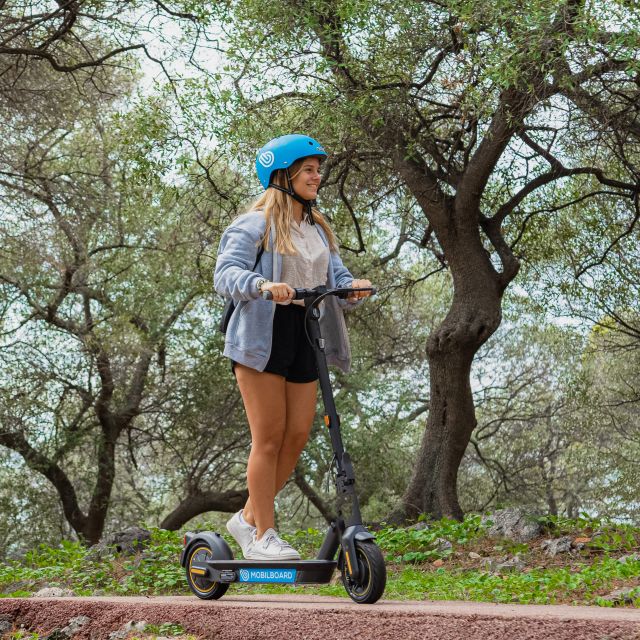 Nice: 1h30 E-scooter highlights tour - Old Nice and the turn toward Garibaldi Square