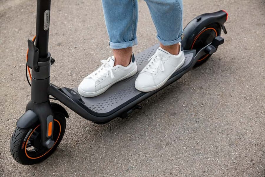 Nice: 1h30 E-scooter highlights tour - Place Masséna and the green route out of the center
