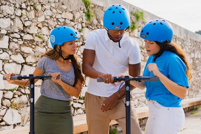 Nice Electric Scooter Rental - High range - Three speeds and a 45-kilometer reach