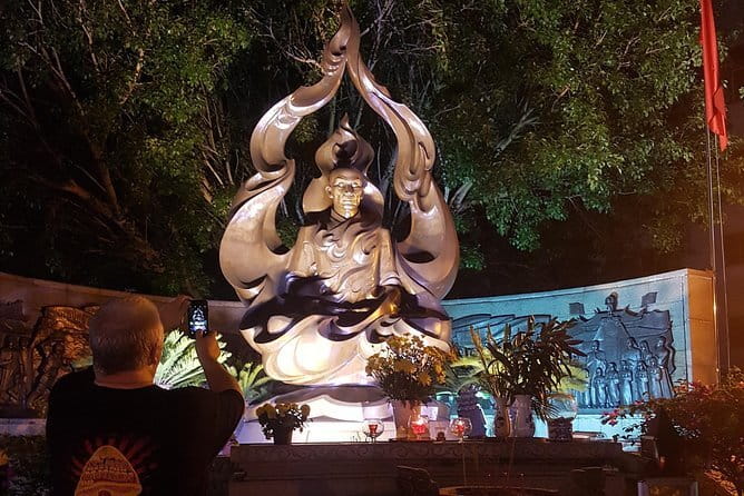 Night Food Tour in Saigon By Scooter - Who will get the most from this tour