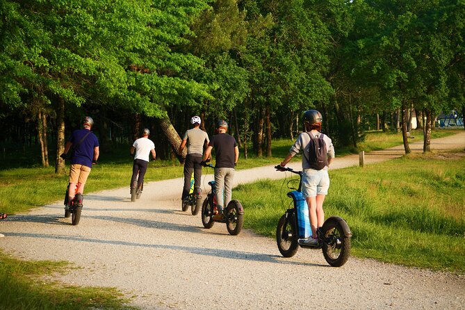 Off-road scooter outing between lakes and Pessac-Léognan vineyards - Why this ride feels different from a Bordeaux vineyard tour