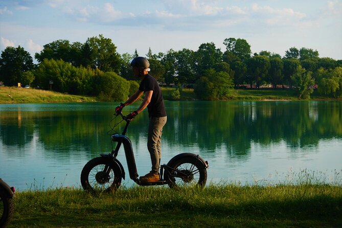 Off-road scooter outing between lakes and Pessac-Léognan vineyards - Lac Bleu and the first stretch through Pessac-Léognan