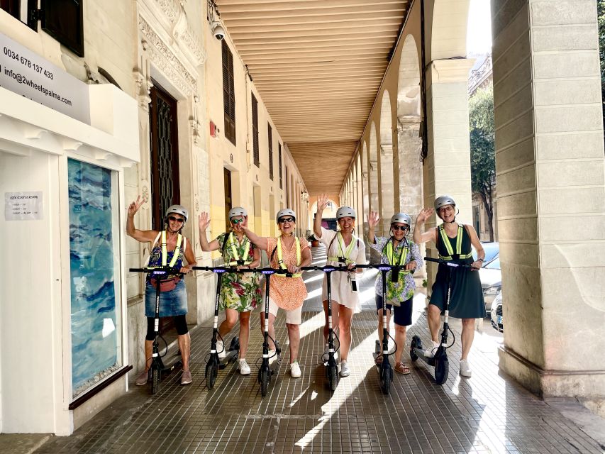 Palma: Guided 1.5 H city tour on Electric scooter - Riding through Palma’s Old Town lanes