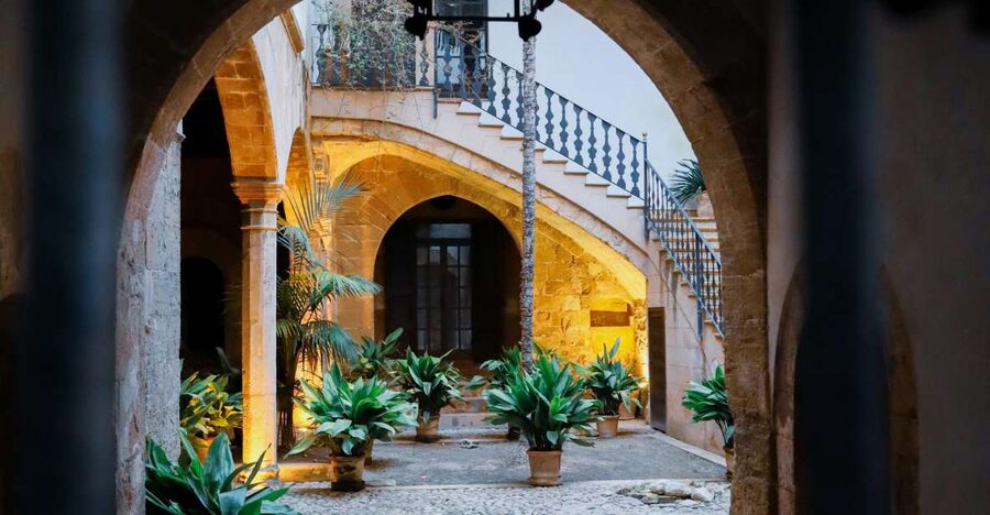 Palma: "History & Beauty" Eco-Friendly E-Scooter Tour - Santa Clara and Sant Francesc