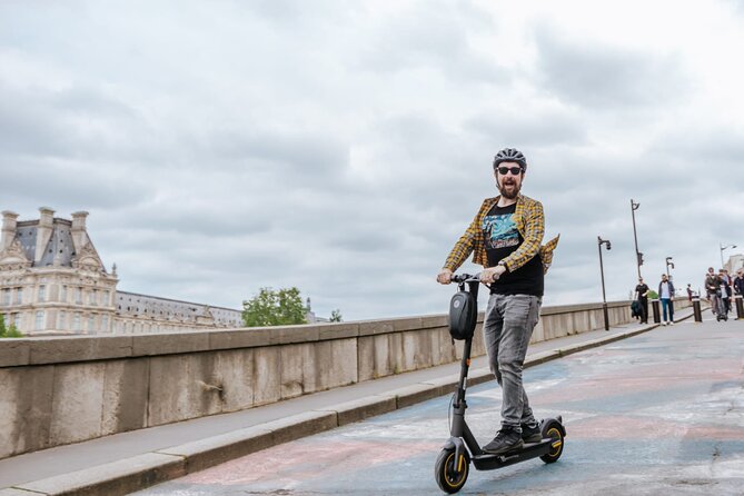 Paris E-Scooter Tour with fun & informative guide (small groups) - What guides add to the ride