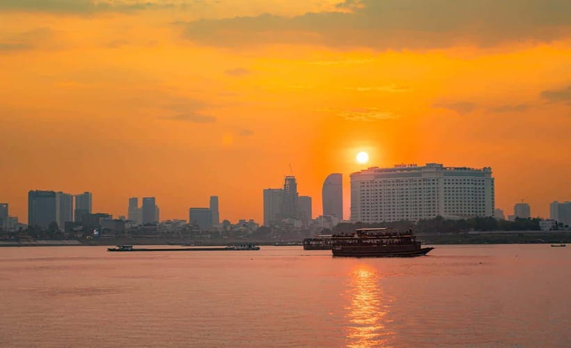 Phnom Penh: City & Silk Island Haft Day or Full Day Tour - Royal Palace and Silver Pagoda: Phnom Penh’s grand opening
