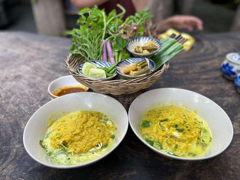 Phnom Penh Night Foodie Vespa Tour / Tuk Tuk Available - Kandal Market Restaurant brings a longer food stop
