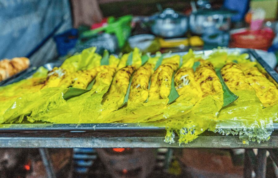 Phnom Penh Night Foodie Vespa Tour / Tuk Tuk Available - Russian Market adds dessert and street food