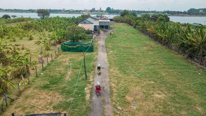 Phnom Penh Silk Island Sunset Vespa Tour / Tuk Tuk Available - The New Church and the slower village rhythm