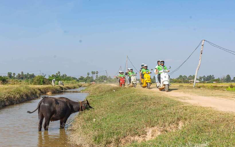 Phnom Penh: Silk Island Tour by Vespa with Tuk Tuk Available - Silk weaving across seven generations