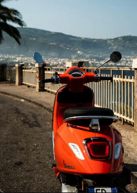 Piaggio Vespa Primavera 125 ABS - Why a Vespa makes sense on the Amalfi Coast
