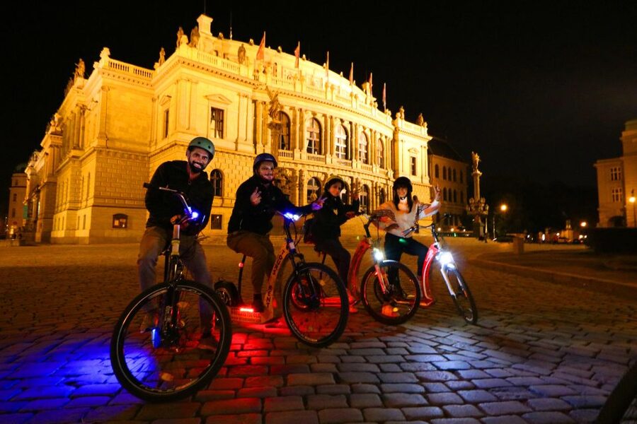 Prague: E-Bike/E-Scooter Viewpoint Tour - Who should book this Prague tour?