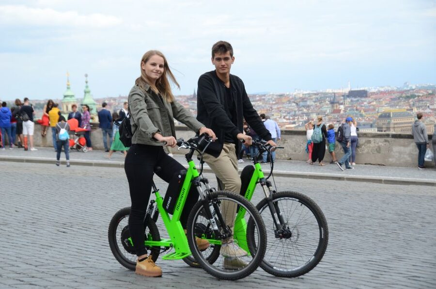 Prague: Electric Scooter & Cruiser Fat eBike Rental - Choosing between the fat bike and scooter