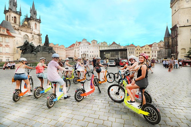 Prague: electric scooter & E-bike guided tour - Live guiding versus GPS guidance