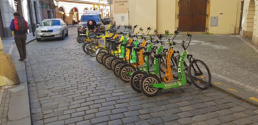 Prague: Highlights Tour on e-Scooter or eBike - Back through Lesser Town to the Old Town Square