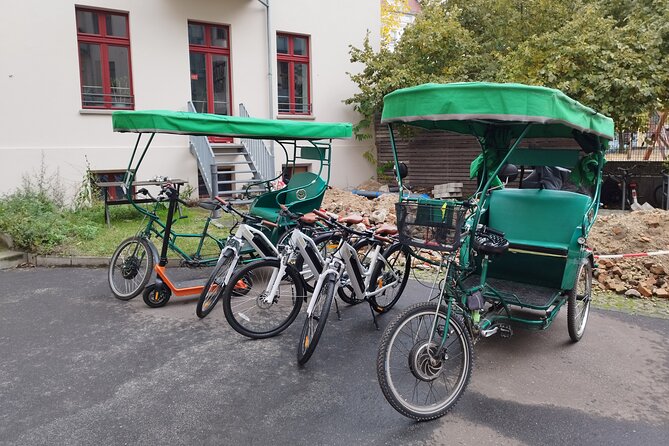 Private Guide Up to Group 6 - ONE Rickshaw, (E)Bikes, E-Scooters - Starting at the TV Tower and Rotes Rathaus